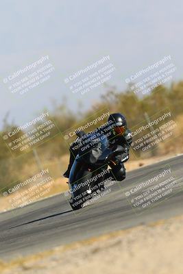 media/Jan-14-2024-SoCal Trackdays (Sun) [[2e55ec21a6]]/Turn 2 (1025am)/